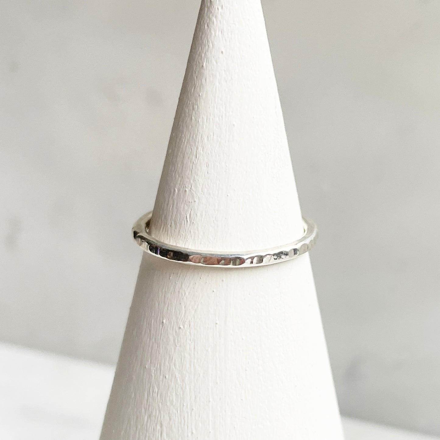 Line_sterling silver hammered band