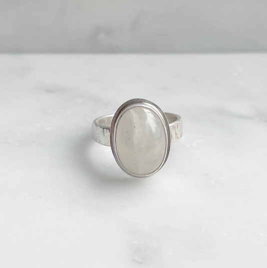 15x10mm oval moonstone ring in silver